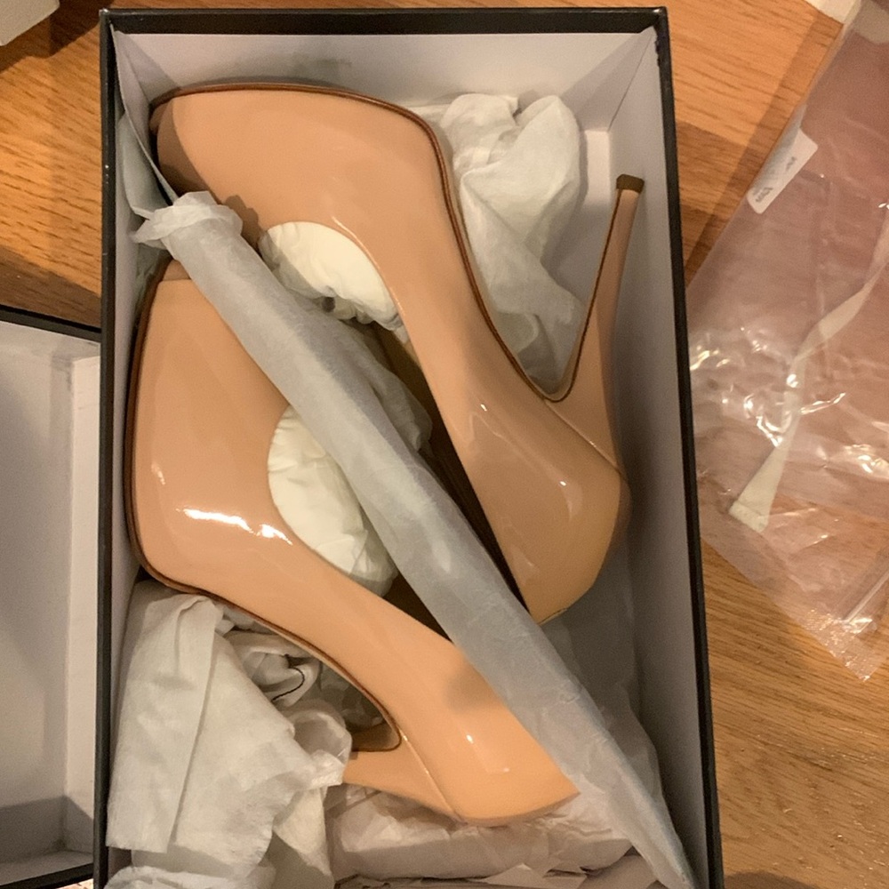 Barneys NY Nude platform pumps, size 8
